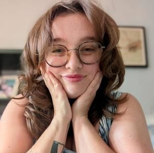 Meet your Posher, Délia